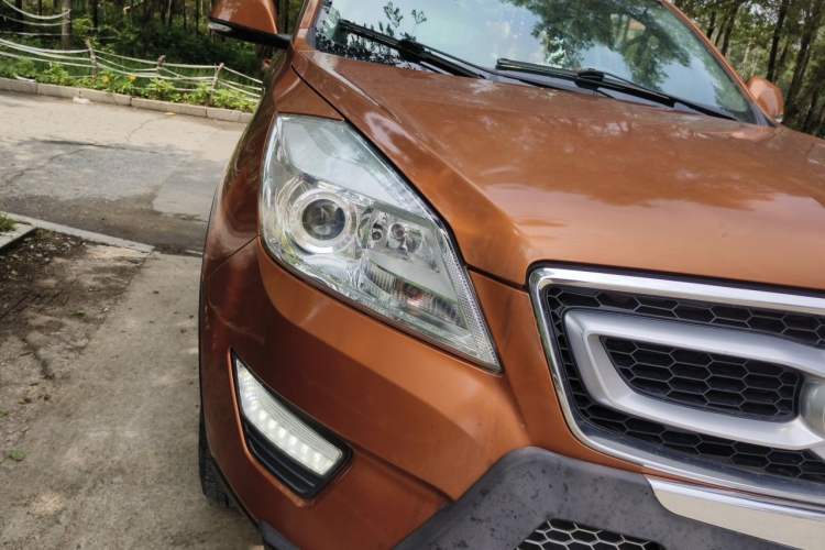 Used BAIC Senova X65 2015 2.0T Automatic Elite Model Right Front Headlight