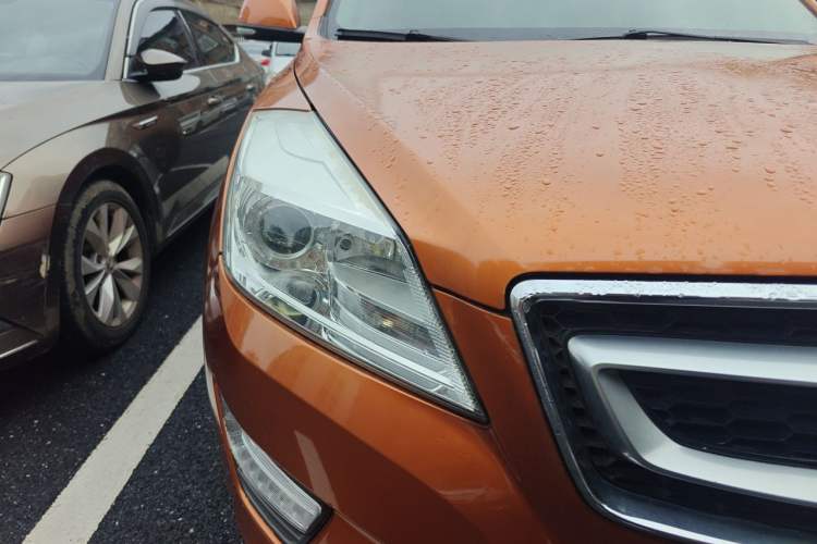 Used BAIC Senova X65 2015 2.0T Automatic Elite Model Right Front Headlight