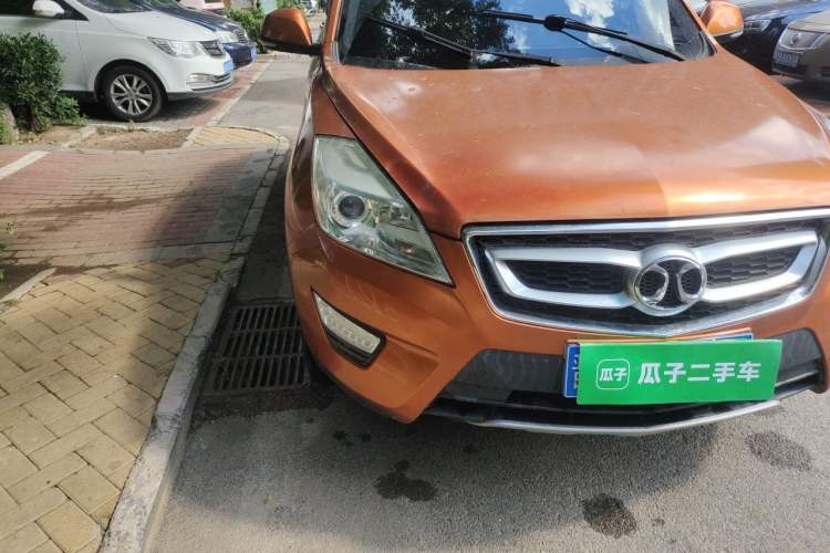 Used BAIC Senova X65 2015 2.0T Automatic Elite Model Right Front Headlight