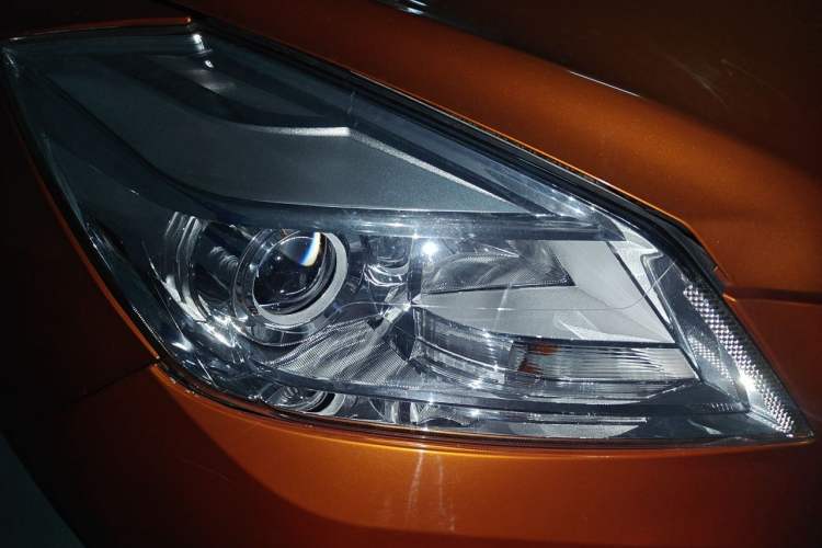 Used BAIC Senova X65 2015 2.0T Automatic Elite Model Right Front Headlight