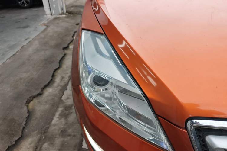 Used BAIC Senova X65 2015 2.0T Automatic Elite Model Right Front Headlight