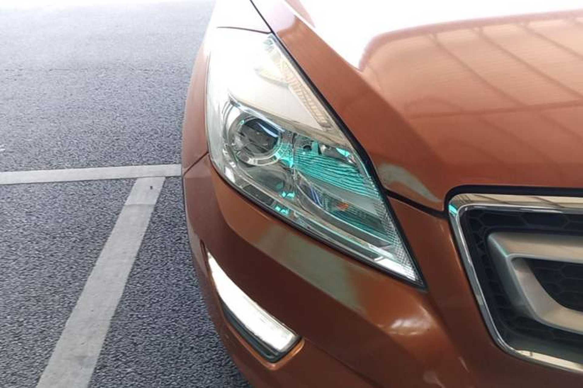 Used BAIC Senova X65 2015 2.0T Automatic Elite Model Right Front Headlight
