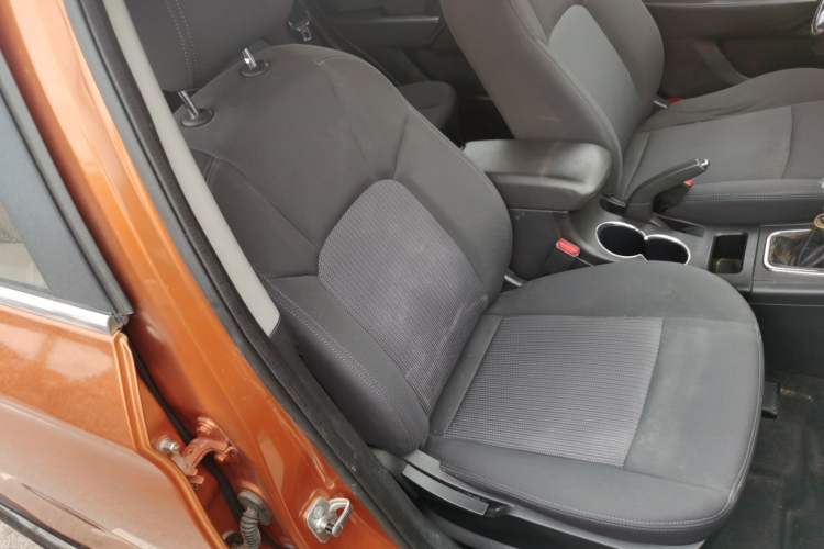 Used BAIC Senova X65 2015 2.0T manual Comfort trim level Right Front Seat