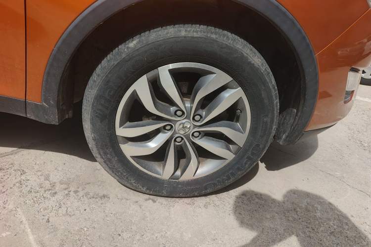 Used BAIC Senova X65 2015 2.0T Automatic Elite Model Right Front Wheel Hub
