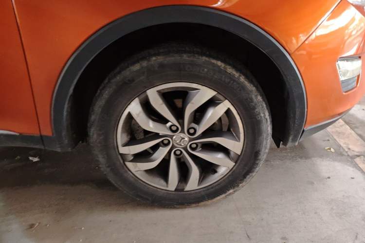 Used BAIC Senova X65 2015 2.0T Automatic Elite Model Right Front Wheel Hub