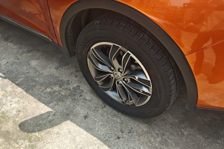 Used BAIC Senova X65 2015 2.0T Automatic Elite Model Right Front Wheel Hub