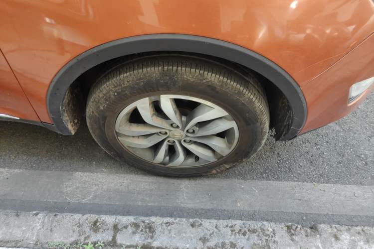 Used BAIC Senova X65 2015 2.0T Manual Elite Edition Right Front Wheel Hub