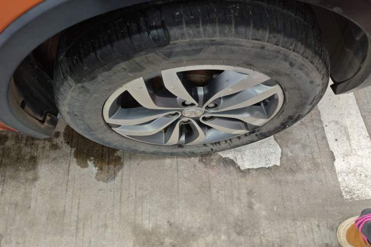 Used BAIC Senova X65 2015 2.0T Automatic Elite Model Right Front Wheel Hub