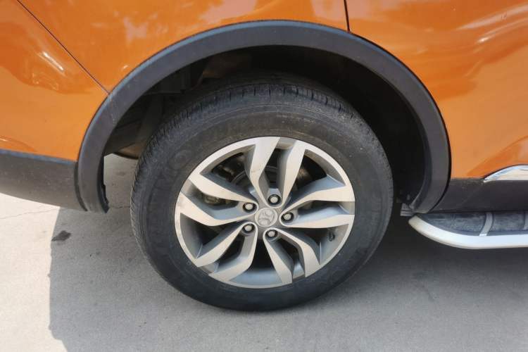 Used BAIC Senova X65 2015 2.0T Automatic Elite Model Right Rear Wheel Hub