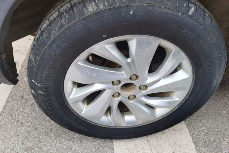 Used BAIC Senova X65 2015 2.0T manual Comfort trim level Right Rear Wheel Hub