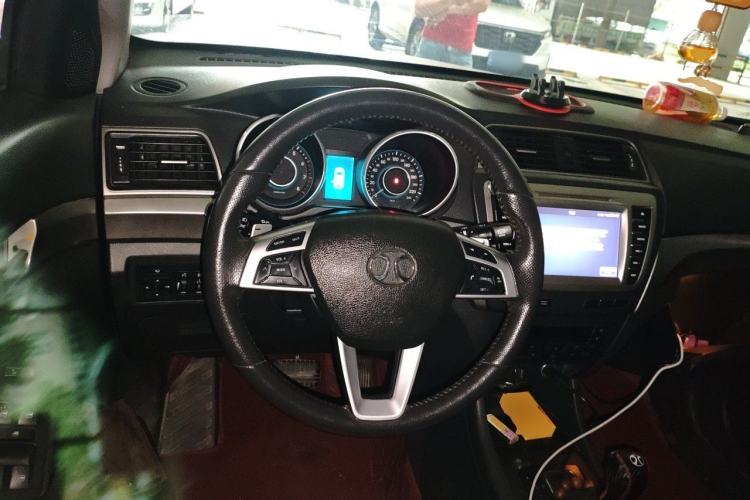Used BAIC Senova X65 2015 2.0T Automatic Elite Model Steering Wheel