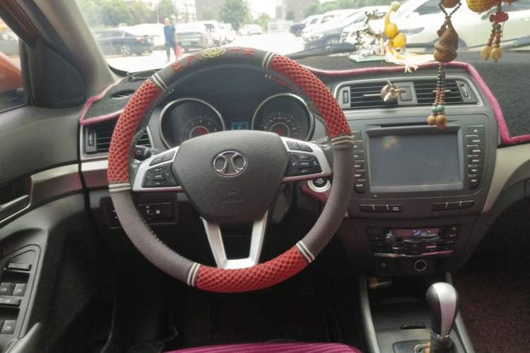Used BAIC Senova X65 2015 2.0T Automatic Elite Model Steering Wheel