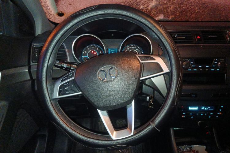 Used BAIC Senova X65 2015 2.0T manual Comfort trim level Steering Wheel