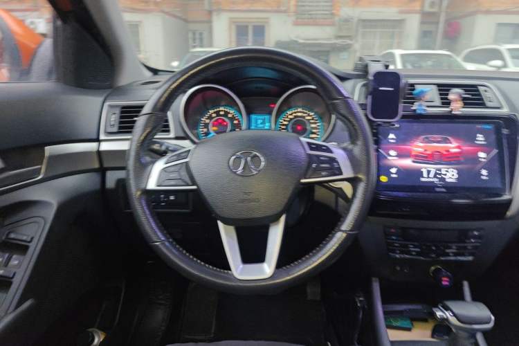 Used BAIC Senova X65 2015 2.0T Automatic Elite Model Steering Wheel