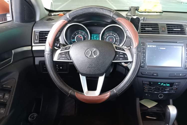 Used BAIC Senova X65 2015 2.0T Automatic Elite Model Steering Wheel