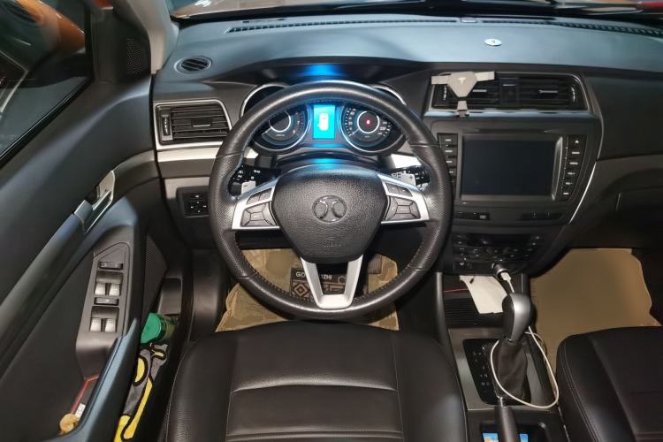 Used BAIC Senova X65 2015 2.0T Automatic Elite Model Steering Wheel
