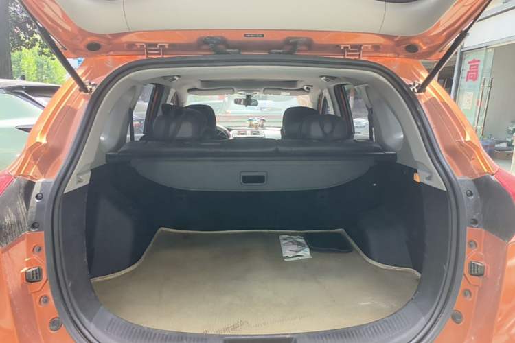 Used BAIC Senova X65 2015 2.0T automatic comfort version Trunk