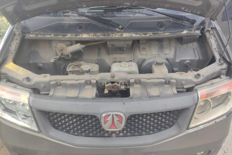 Used BAIC Weiwang 205 2013 1.0L Business Edition Engine Bay