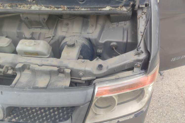 Used BAIC Weiwang 205 2013 1.0L Business Edition Engine Bay Left