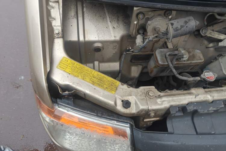 Used BAIC Weiwang 205 2013 1.0L Joy version Engine Bay Right