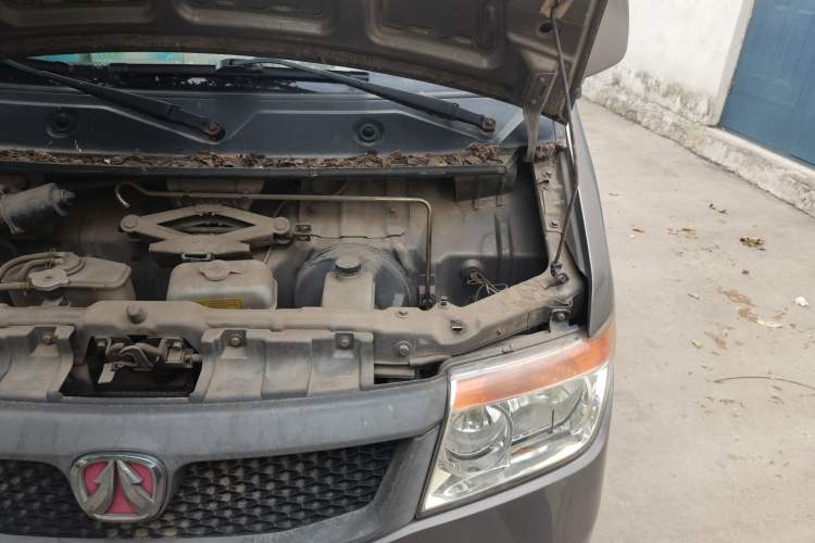 Used BAIC Weiwang 205 2013 1.0L Joy version Engine Bay Left