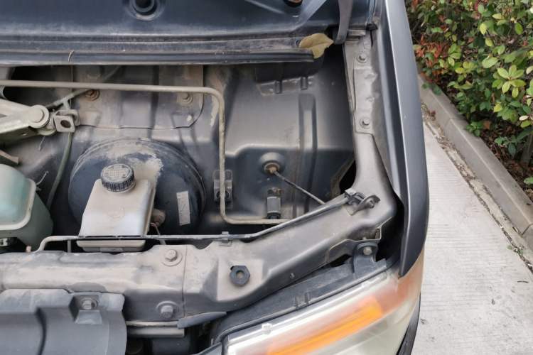 Used BAIC Weiwang 205 2013 1.0L Joy version Engine Bay Left