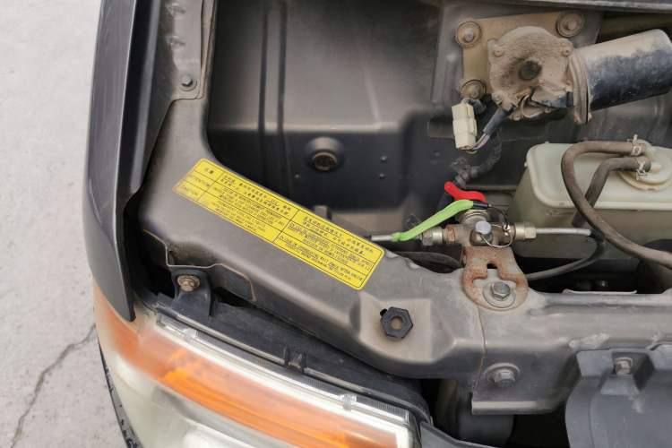 Used BAIC Weiwang 205 2013 1.0L Joy version Engine Bay Right