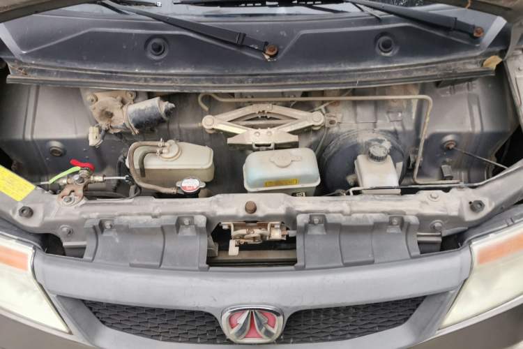 Used BAIC Weiwang 205 2013 1.0L Joy version Engine Bay