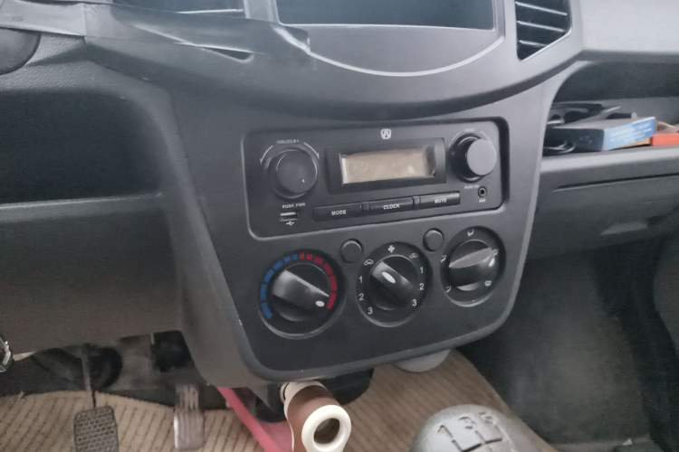 Used BAIC Weiwang 205 2013 1.0L Business Edition Audio And AC Panel