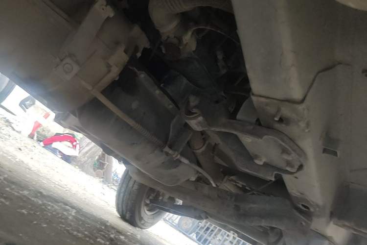 Used BAIC Weiwang 205 2013 1.0L Joy version Chassis Front Right