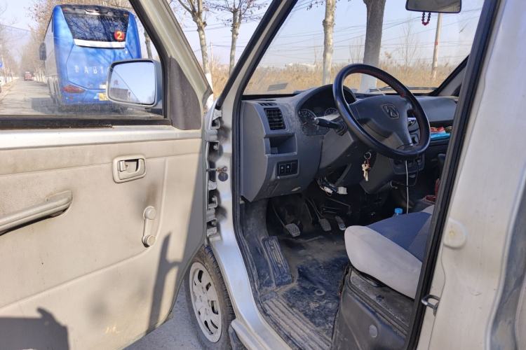 Used BAIC Weiwang 205 2013 1.0L Xingye version Driver Seat