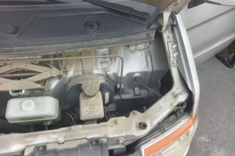 Used BAIC Weiwang 205 2013 1.0L Xingye version Engine Bay Left