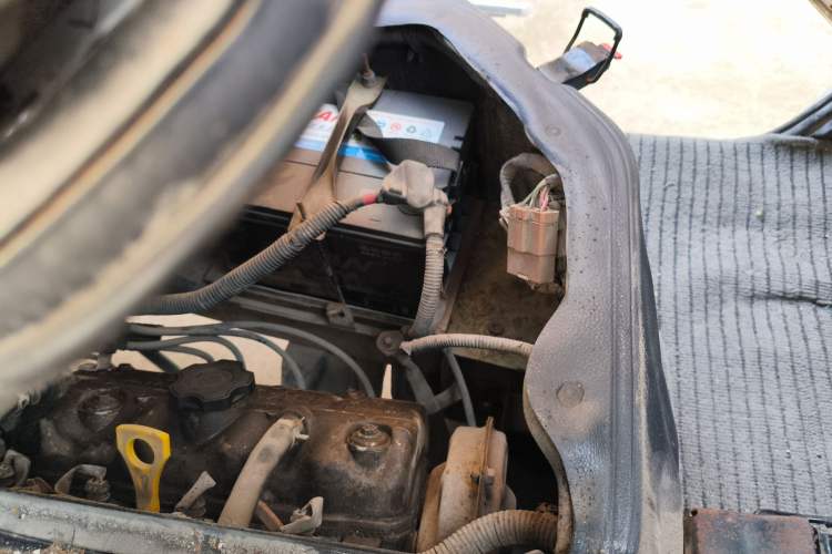 Used BAIC Weiwang 205 2013 1.0L Joy version Engine Bay Left