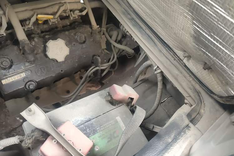 Used BAIC Weiwang 205 2013 1.0L Joy version Engine Bay Left