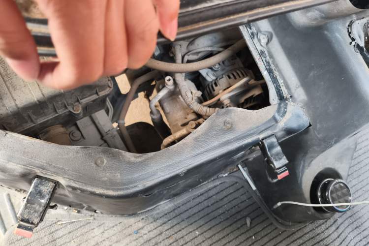 Used BAIC Weiwang 205 2013 1.0L Joy version Engine Bay Right