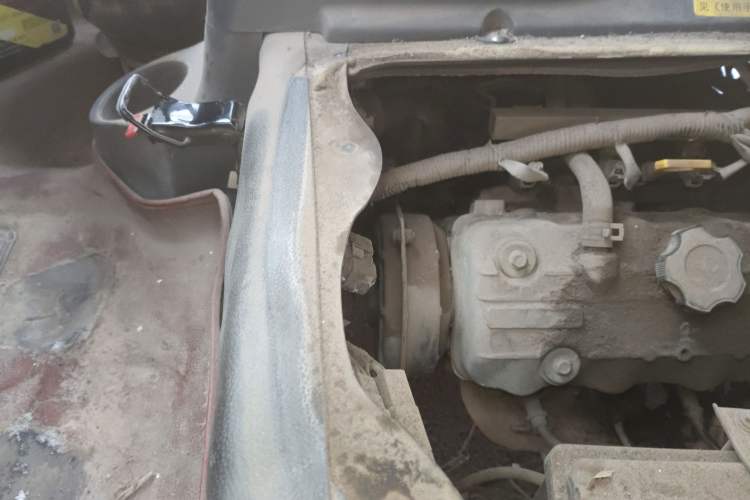 Used BAIC Weiwang 205 2013 1.0L Joy version Engine Bay Right