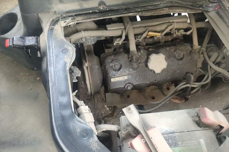 Used BAIC Weiwang 205 2013 1.0L Joy version Engine Bay Right