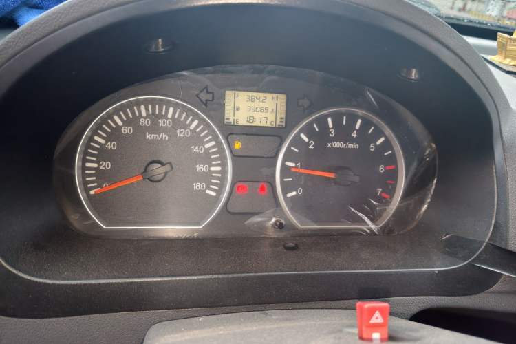 Used BAIC Weiwang 205 2013 1.0L Business Edition Odometer Close Up