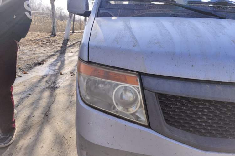 Used BAIC Weiwang 205 2013 1.0L Xingye version Right Front Headlight
