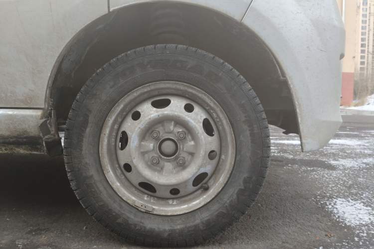 Used BAIC Weiwang 205 2013 1.0L Joy version Right Front Wheel Hub
