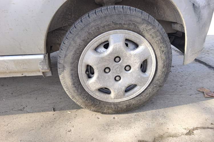 Used BAIC Weiwang 205 2013 1.0L Xingye version Right Front Wheel Hub