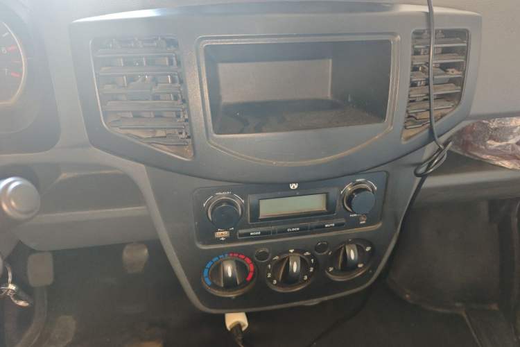 Used BAIC Weiwang 205 2013 1.0L Joy version Audio And AC Panel