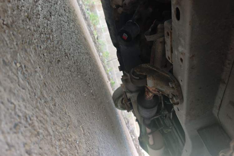 Used BAIC Weiwang 205 2013 1.0L Joy version Chassis Front Right