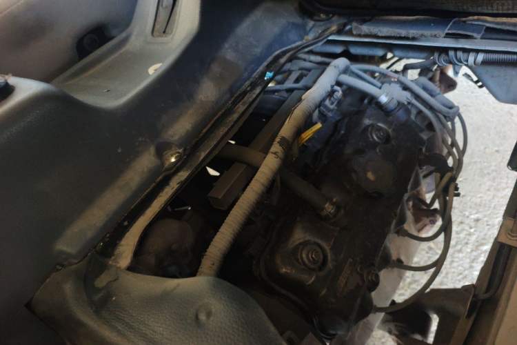 Used BAIC Weiwang 205 2013 1.0L Joy version Engine Bay Right