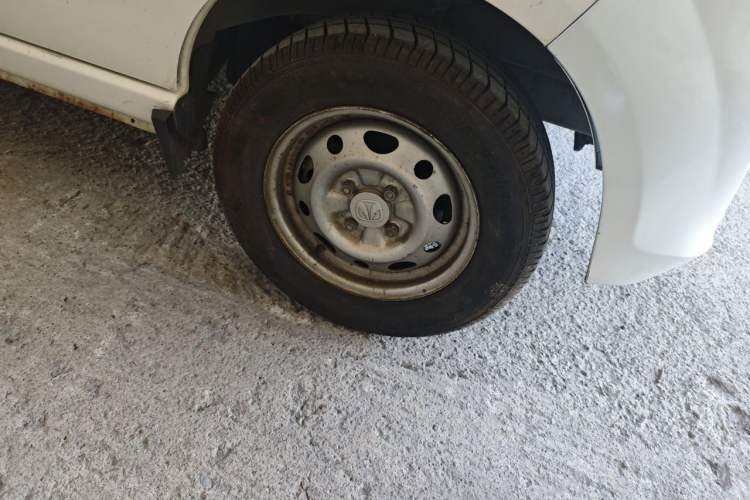 Used BAIC Weiwang 205 2013 1.0L Joy version Right Front Wheel Hub