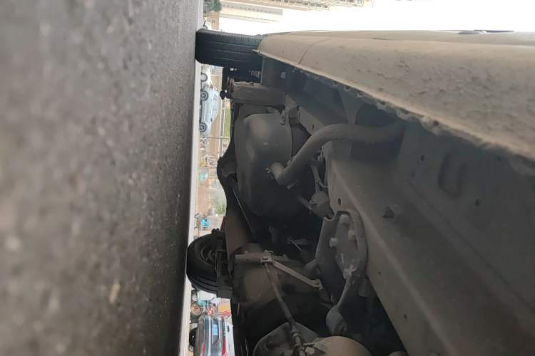 Used BAIC Weiwang 205 2013 1.0L Joy version Chassis Front Right