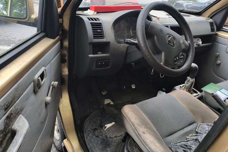 Used BAIC Weiwang 205 2013 1.0L Xingye version Driver Seat