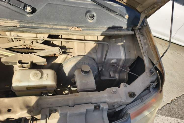 Used BAIC Weiwang 205 2013 1.0L Joy version Engine Bay Left