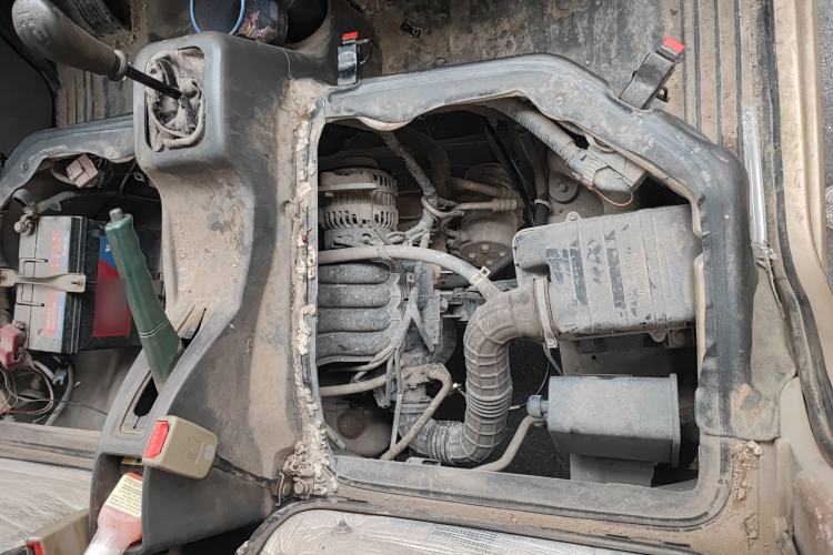 Used BAIC Weiwang 205 2013 1.0L Joy version Engine Bay Right