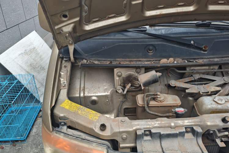 Used BAIC Weiwang 205 2013 1.0L Joy version Engine Bay Right